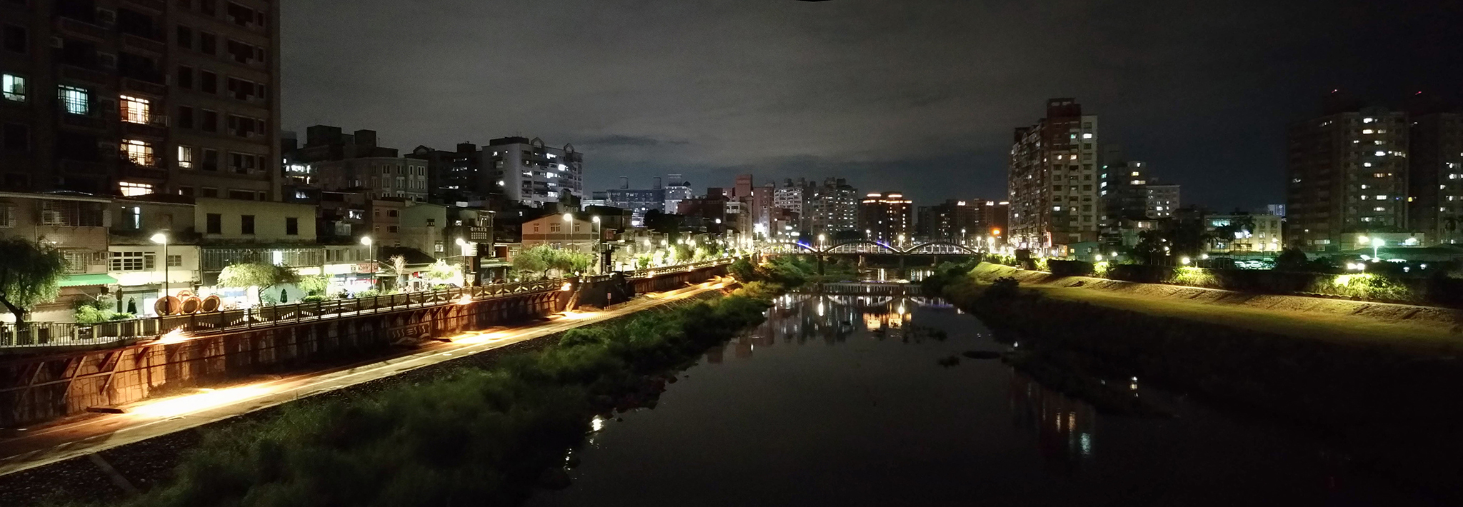 三峽河夜景之一