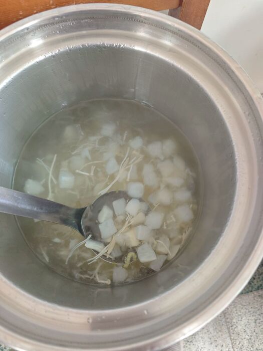 蘿蔔鮮菇湯