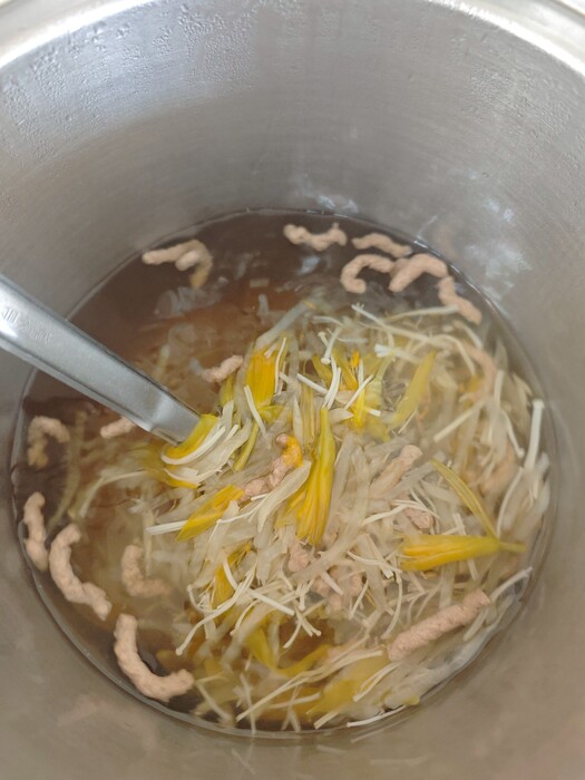 金針素肉湯圖片