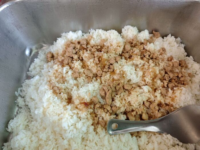 紅蔥滷肉飯